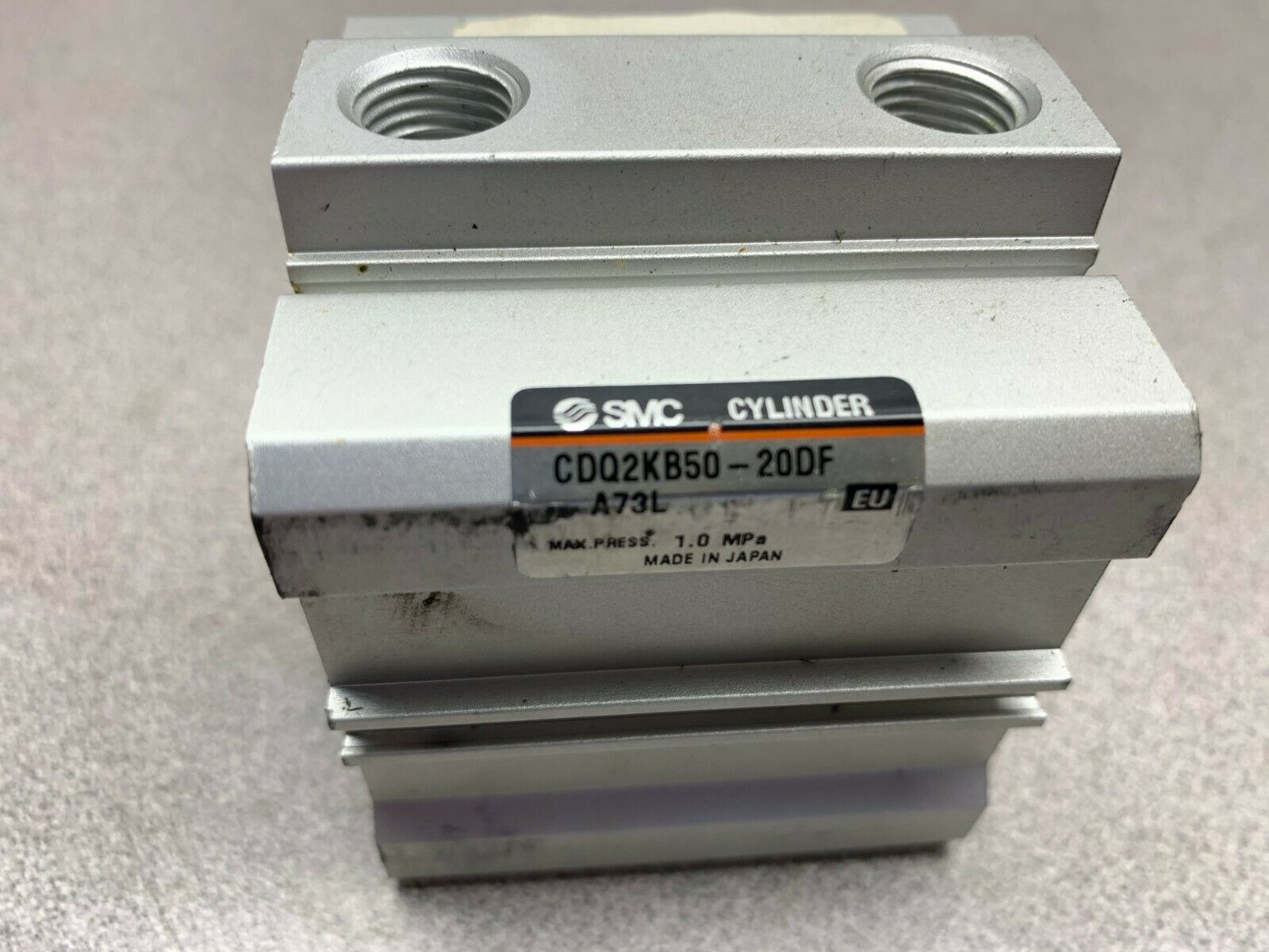 NEW NO BOX SMC CYLINDER CDQ2KB50-20DF