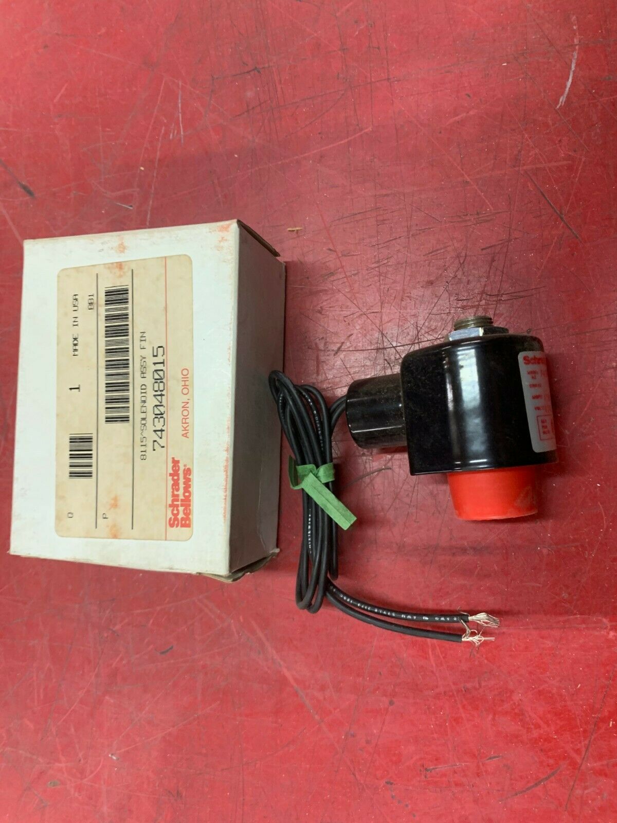 NEW IN BOX SCHRADER BELLOWS SOLENOID VALVE 743048015