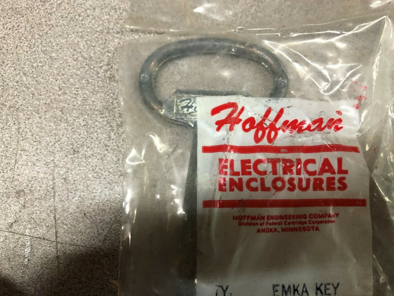 NEW IN ORIGINAL PACK HOFFMAN ELECTRICAL ENCLOSURE EMKA KEY A-L32Y