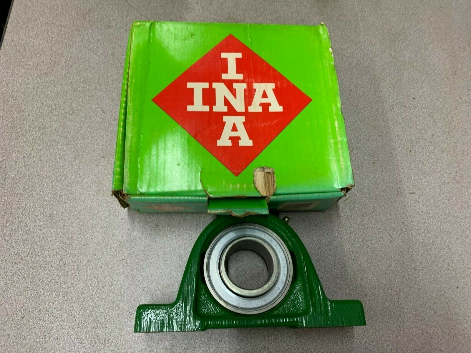 NEW IN BOX INA PILLOW BLOCK BEARING PASE40