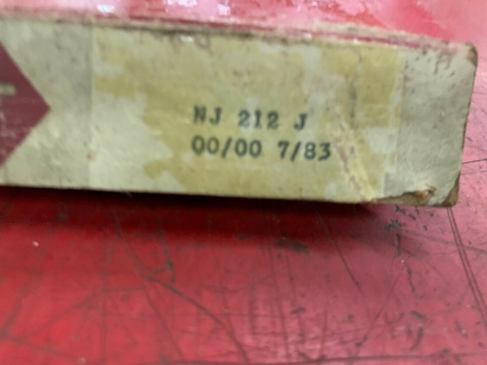 NEW IN BOX SKF ROLLER BEARING NJ 212 J