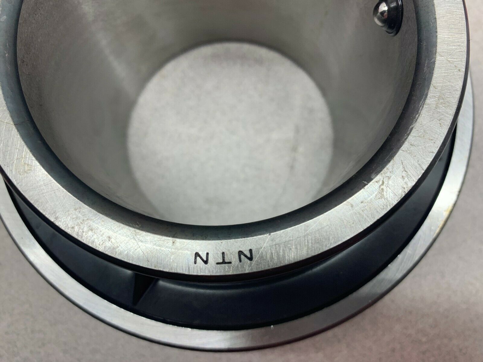 NEW NO BOX NTN BEARING UC217