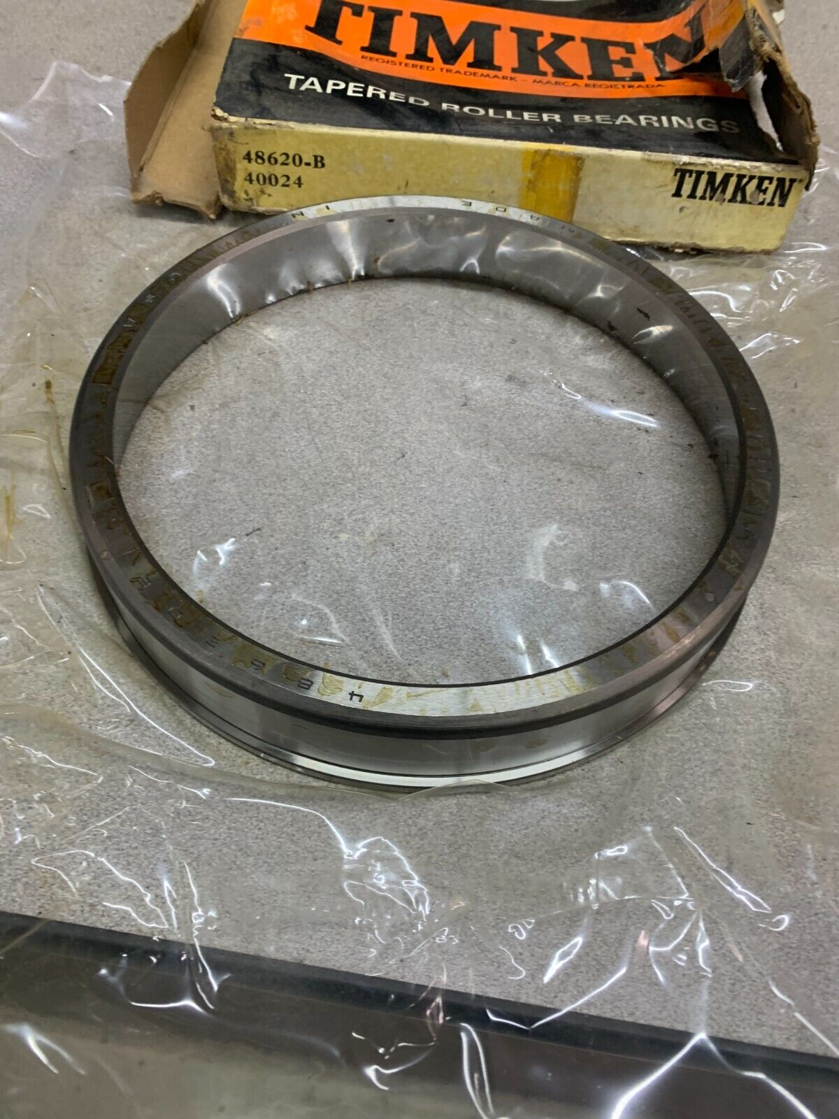 NEW IN BOX TIMKEN TAPERED BEARING CUP 48620-B