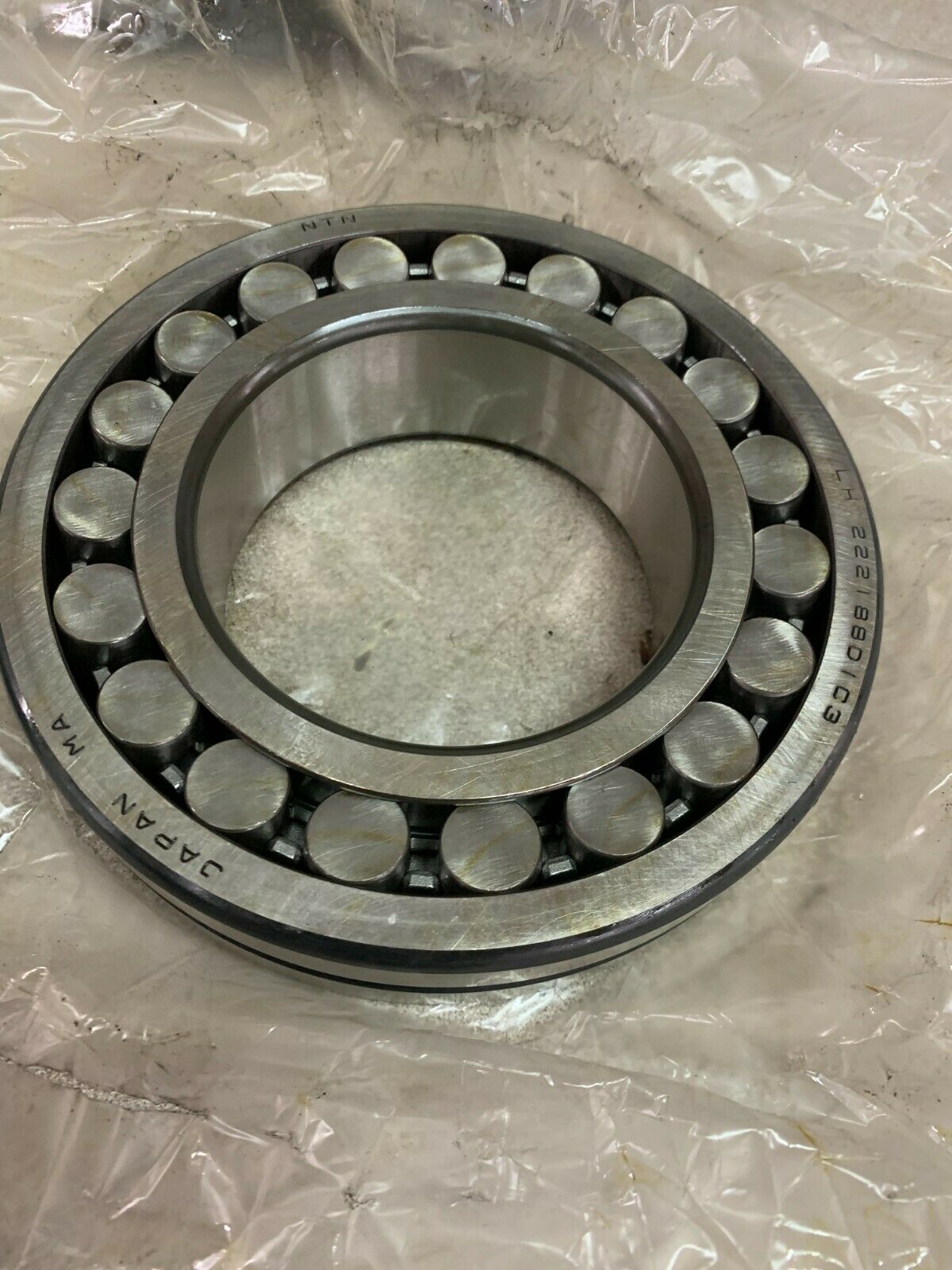 NEW IN BOX NTN LH22218BD1C3 SPHERICAL ROLLER BEARING 22218BD1C3