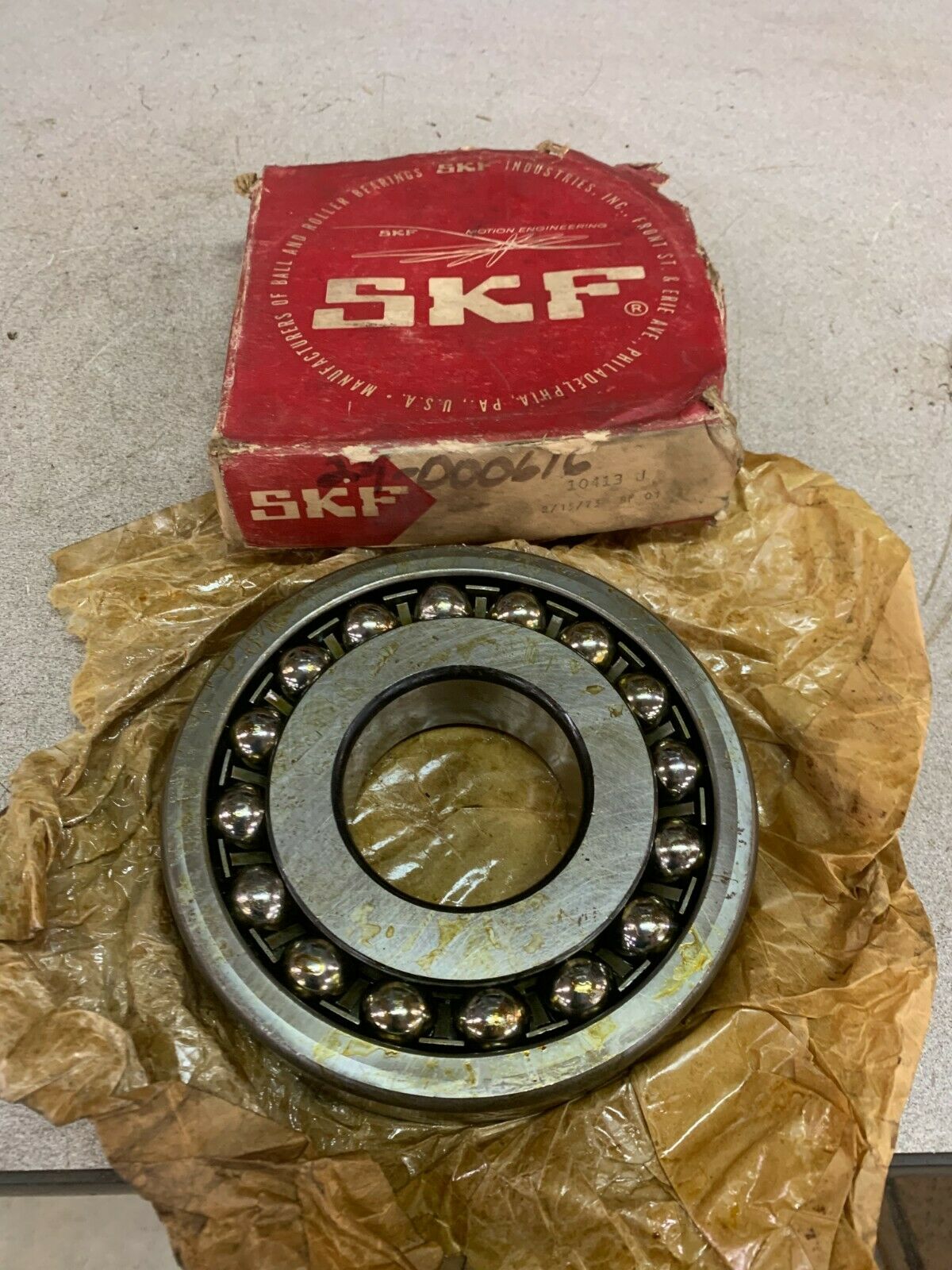 NEW SKF 10413 J SELF ALIGNING BALL BEARING 10413