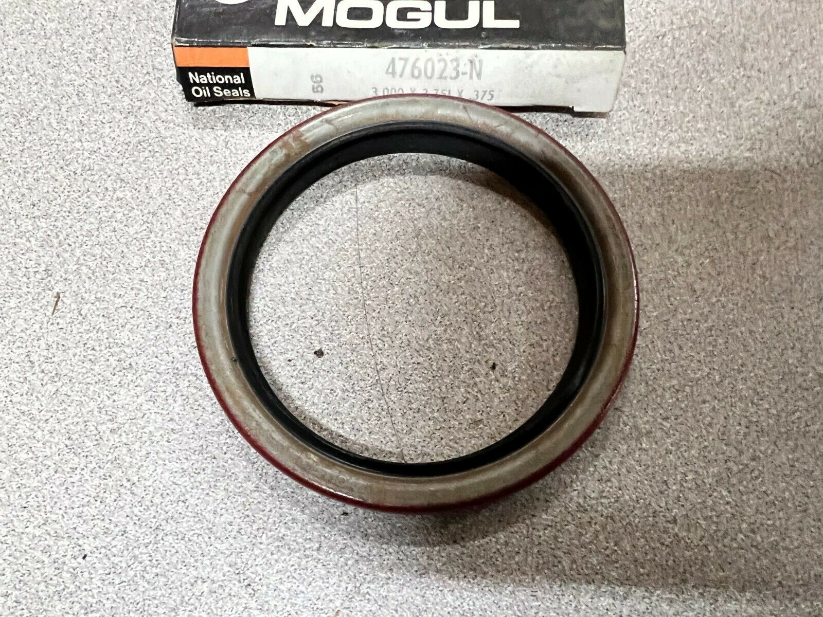 LOT OF 6 NEW IN BOX FEDERAL MOGUL OILSEAL 476023-N