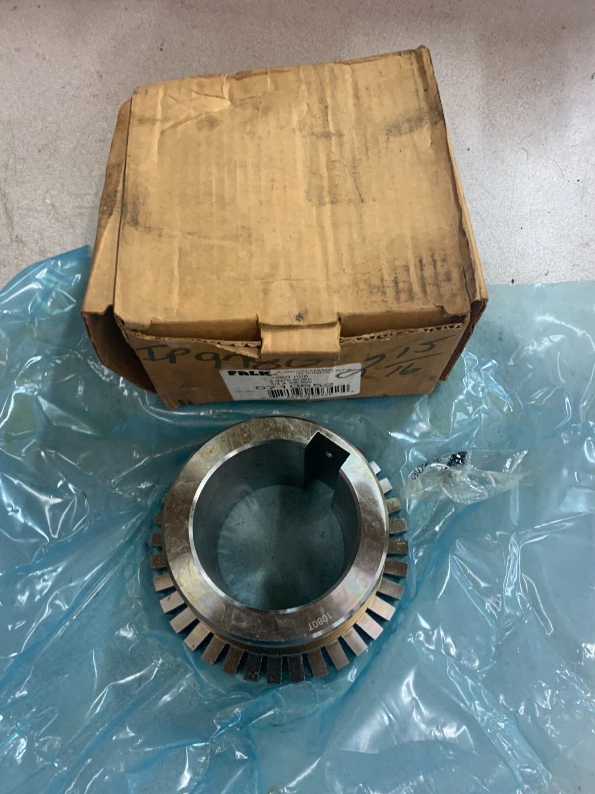 NEW IN BOX FALK 1080T HUB 2.9375 BORE 3/4 X 3/8 KW HUB 0710652