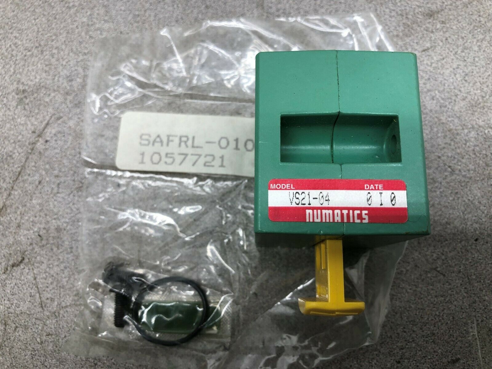 NEW IN BOX NUMATICS 1/2" NPTF SHUT OFF VALVE VS21-04