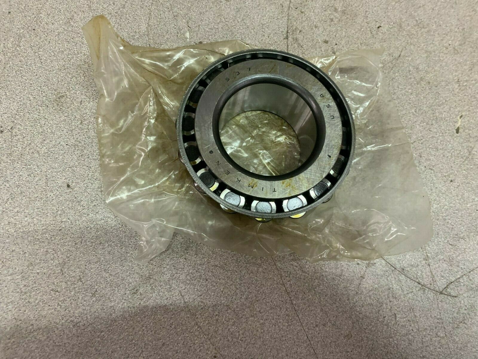 NEW NO BOX TIMKEN ROLLER BEARING 537