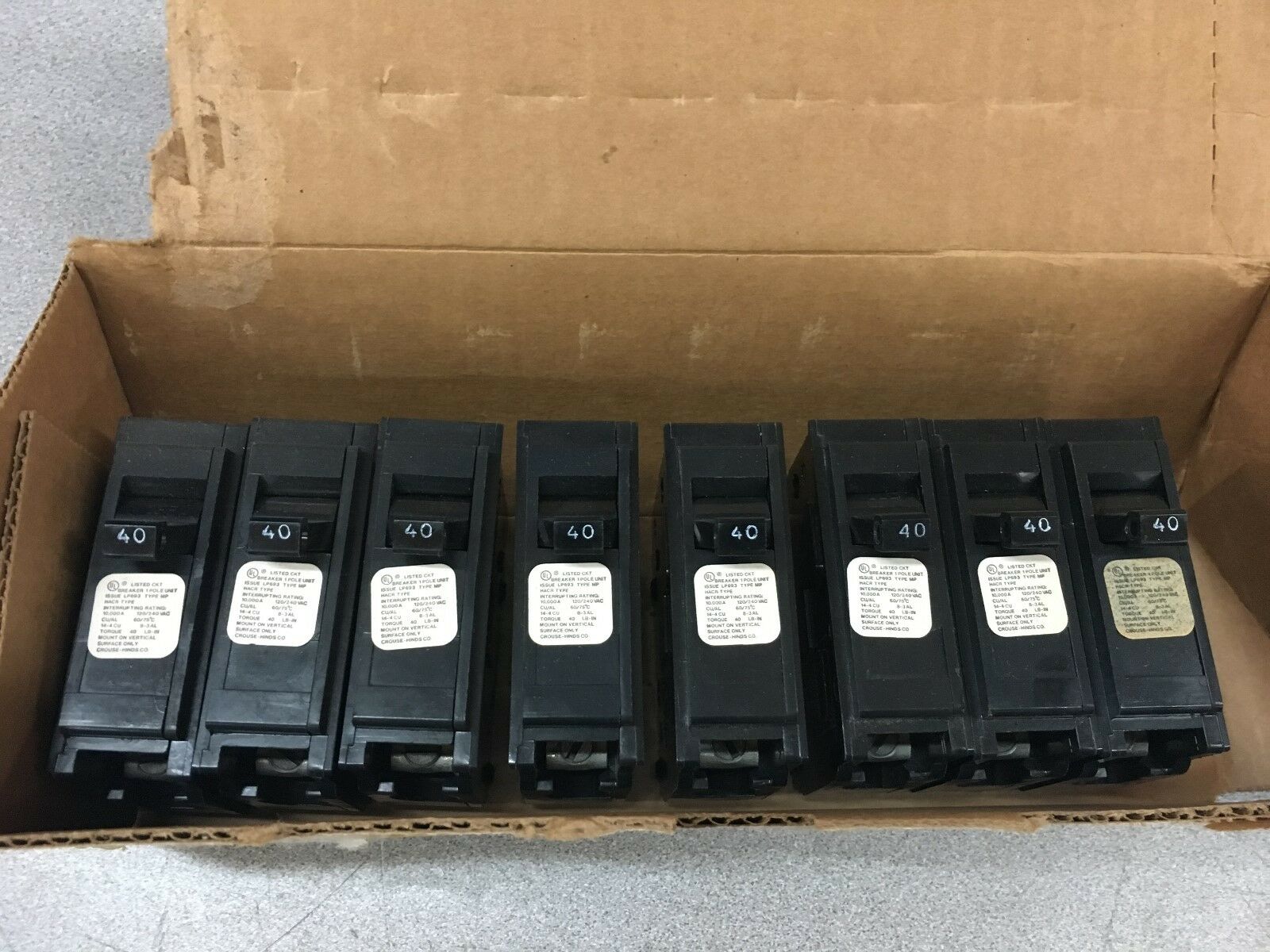 NEW BOX OF 8 CROUSE-HINDS 40AMP 1 POLE CIRCUIT BREAKERS MP140