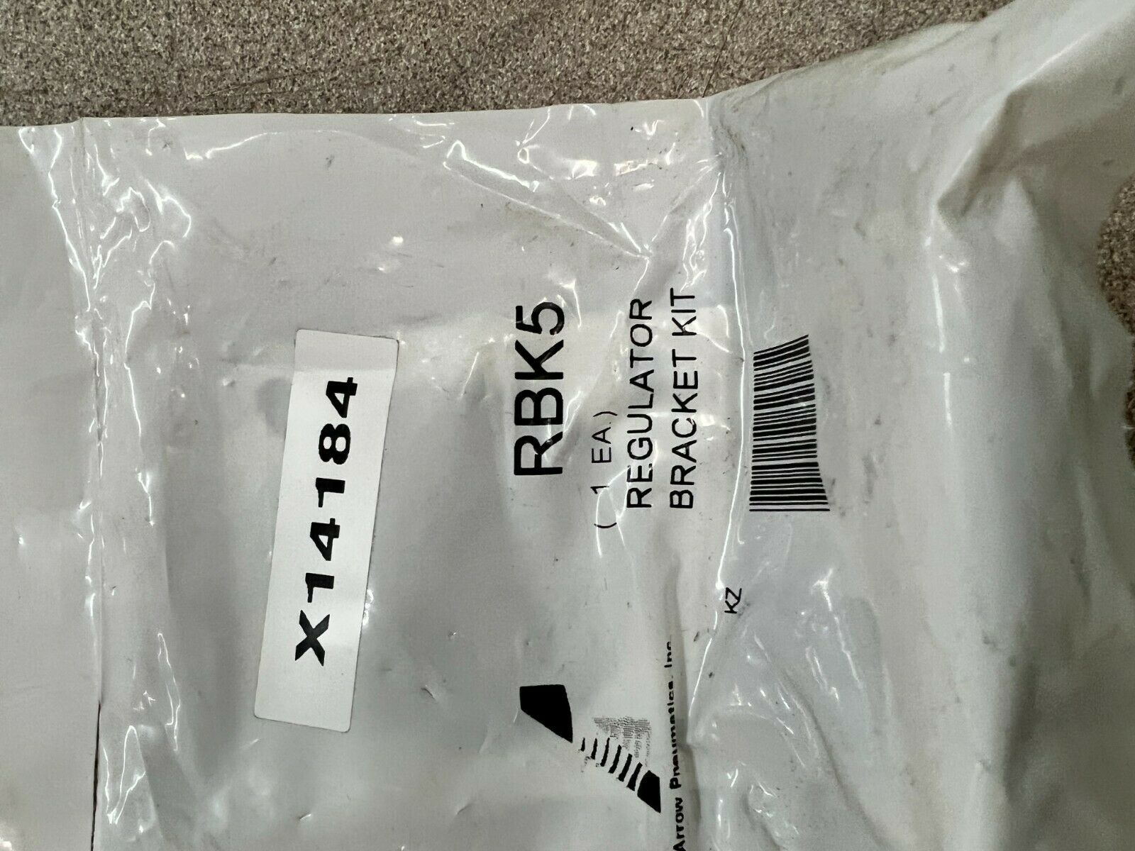 LOT OF 2 NEW IN BAG ARROW BRACKET KIT RBK5