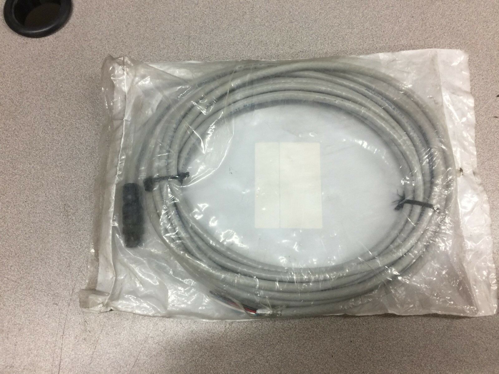 NEW IN PACKAGE ALLEN BRADLEY DEVICENET CORDSET 1485G-P6D5-C