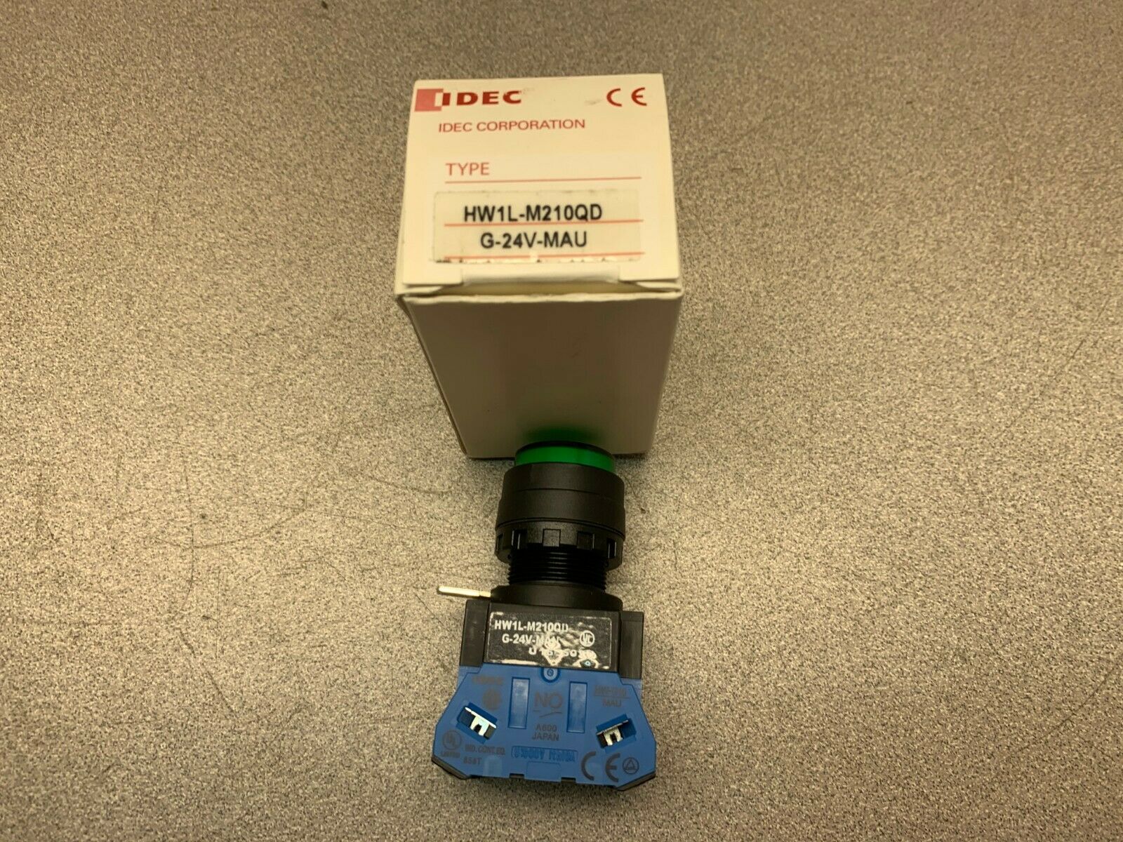 NEW IN BOX IDEC PUSHBUTTON HW1L-M210QD-G024V-MAU