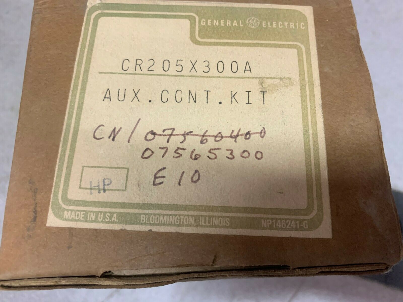 NEW IN BOX GE AUXILIARY CONTACT KIT CR205X300A