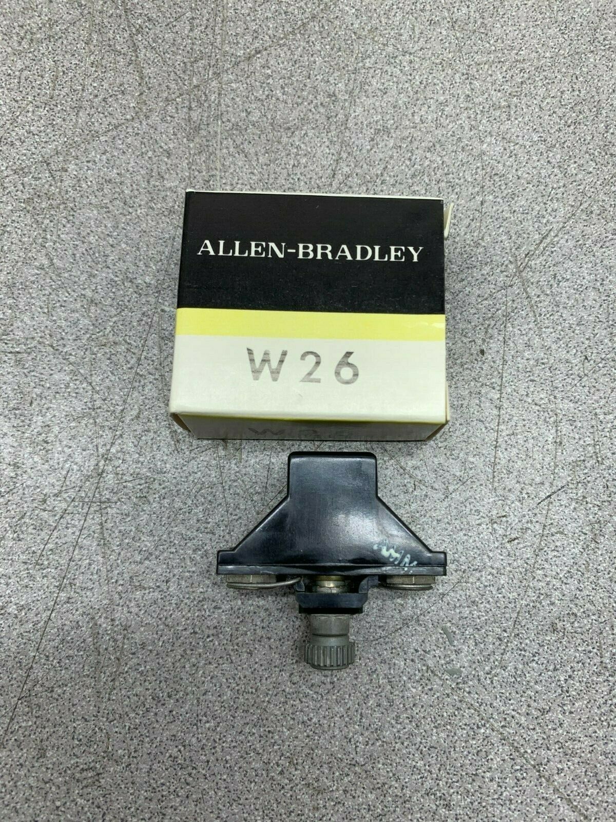 LOT OF 5 NEW IN BOX ALLEN BRADLEY HEATER ELEMENT W26