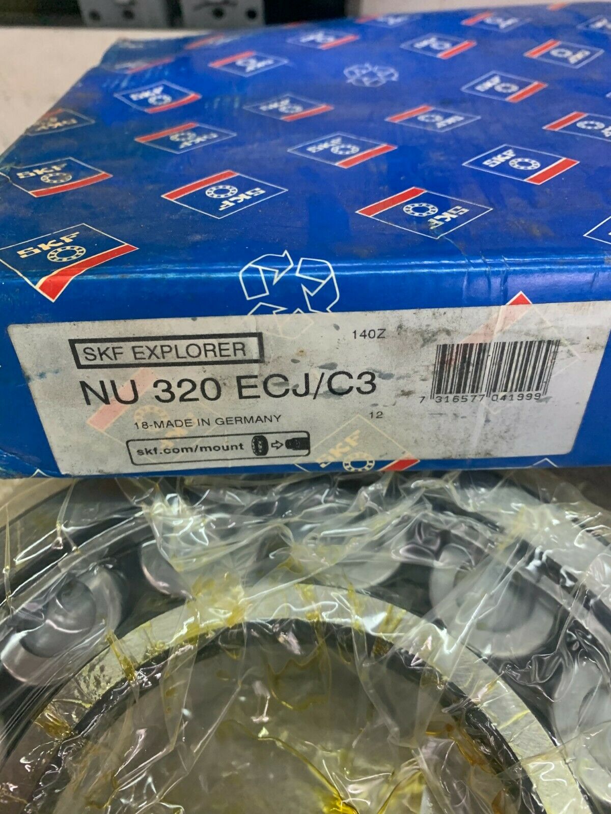 NEW IN BOX SKF NU320ECJC3 CYLINDRICAL ROLLER BEARING NU 320 ECJ/C3