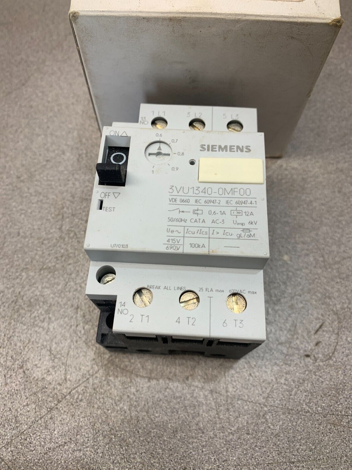 NEW IN BOX SIEMENS 0.6-1A CIRCUIT BREAKER 3VU1340-0MF00