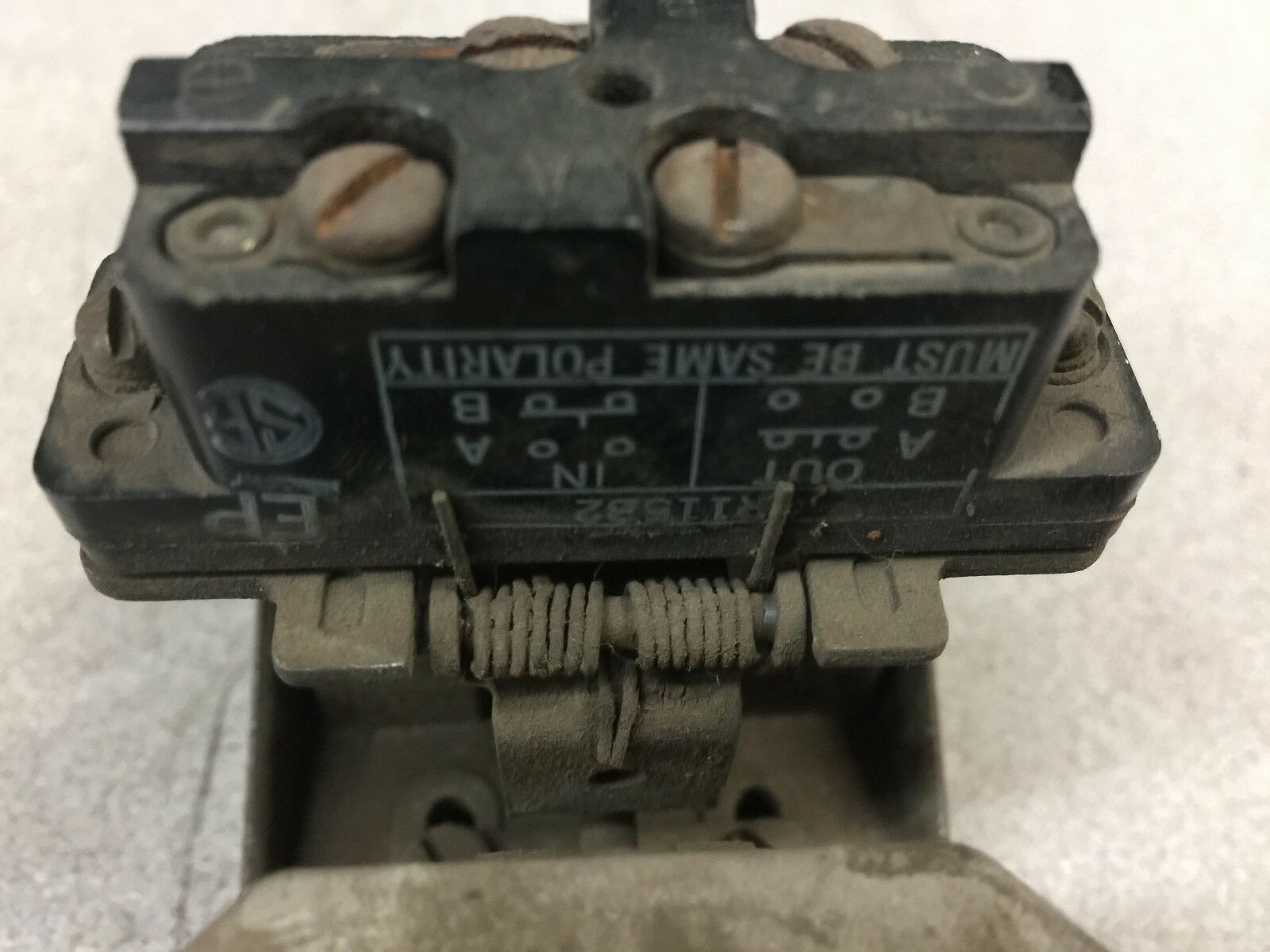 USED GE 115VAC RELAY CR2820B111AA2