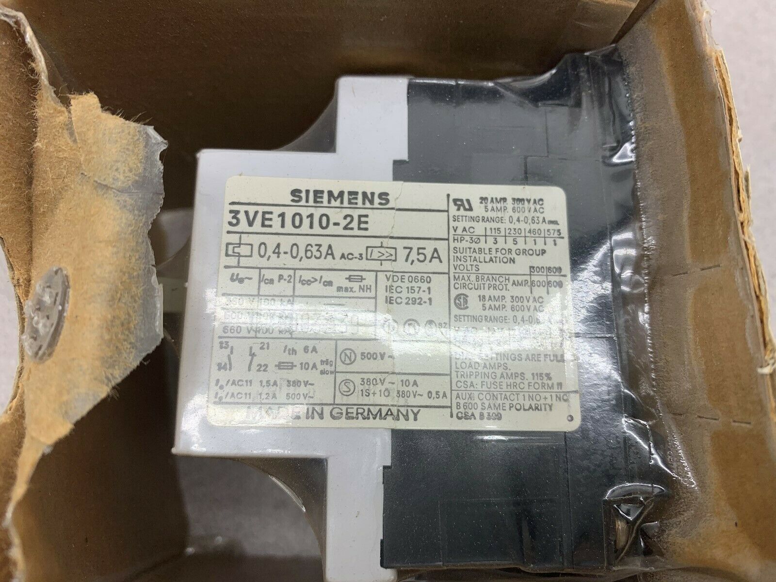 NEW IN BOX SIEMENS BREAKER 3VE101-2E