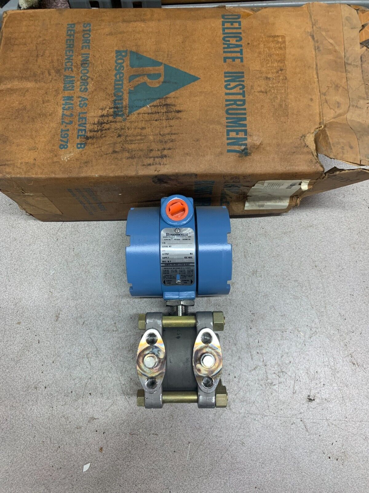 NEW IN BOX ROSEMOUNT PRESSURE TRANSMITTER 1153DB5PB