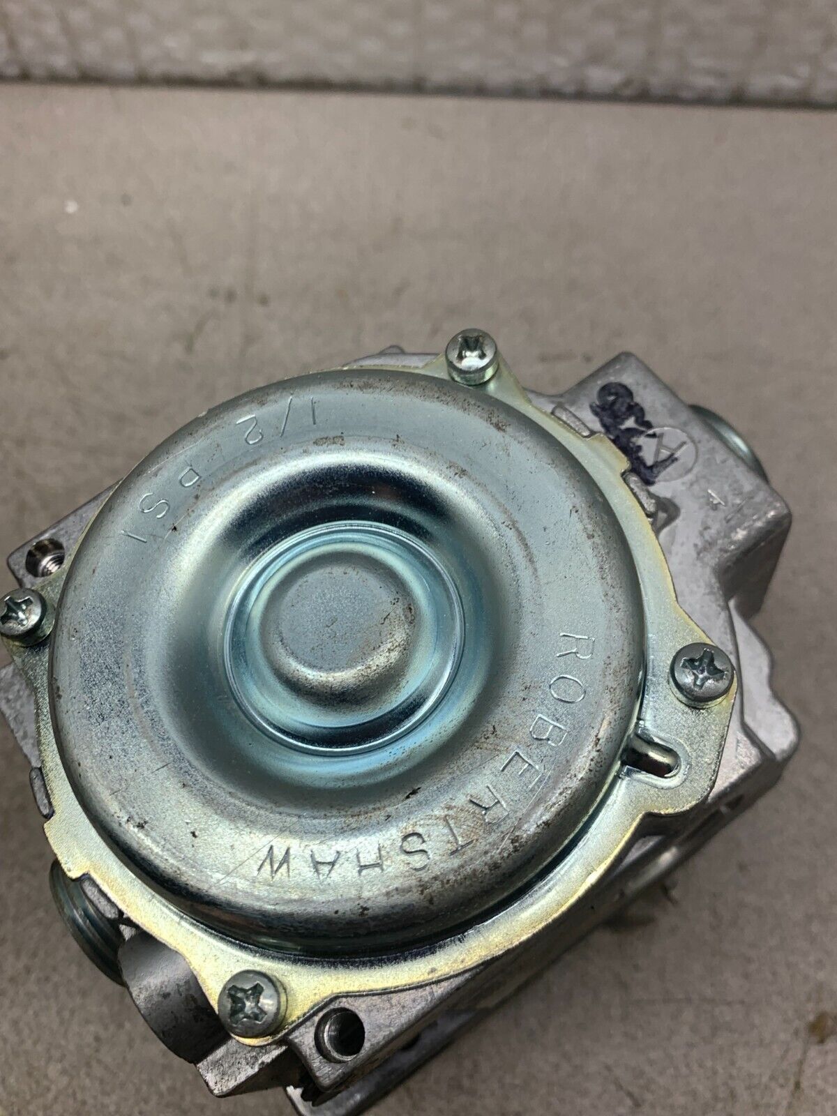 USED ROBERTSHAW 7000 AM VALVE 4E5-000-012 PART 700-10A