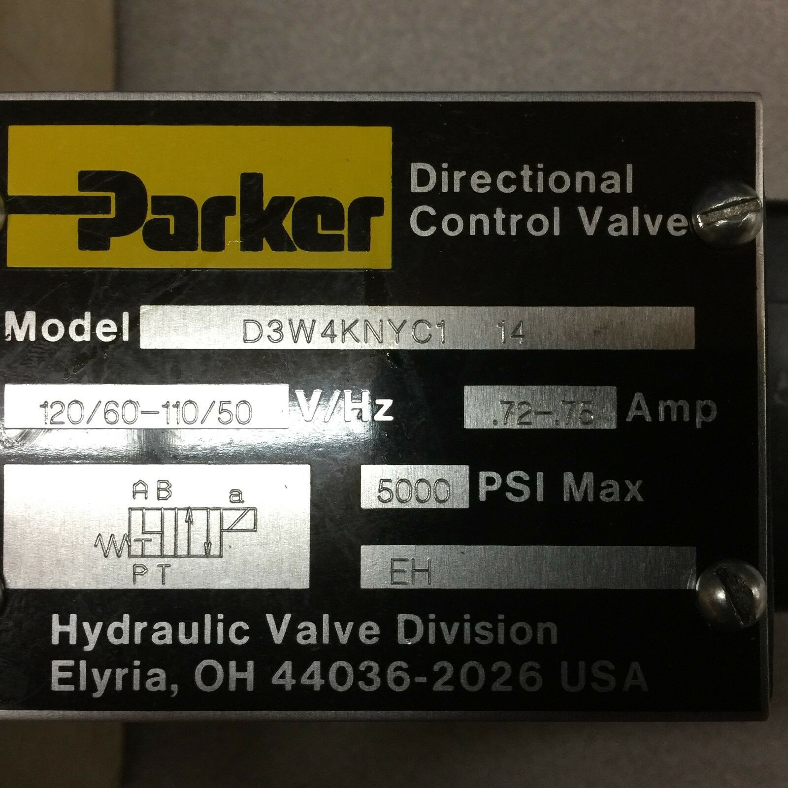 NEW IN BOX PARKER DIRECTIONAL CONTROL VALVE D3W4KNYC1-14