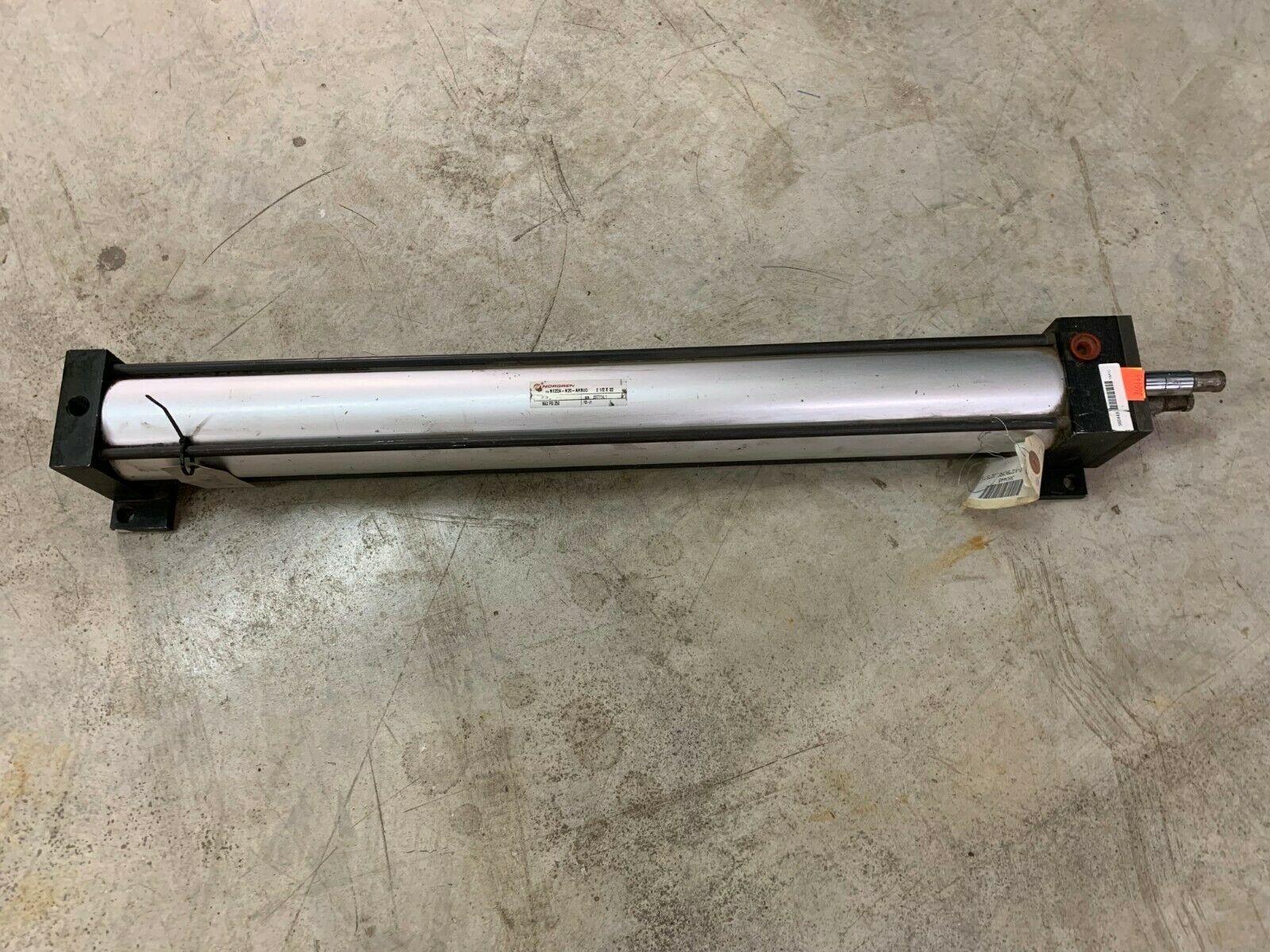 NEW NO BOX NORGREN 2-1/2" X 22" PNEUMATIC CYLINDER NE22A-N20-AHB00