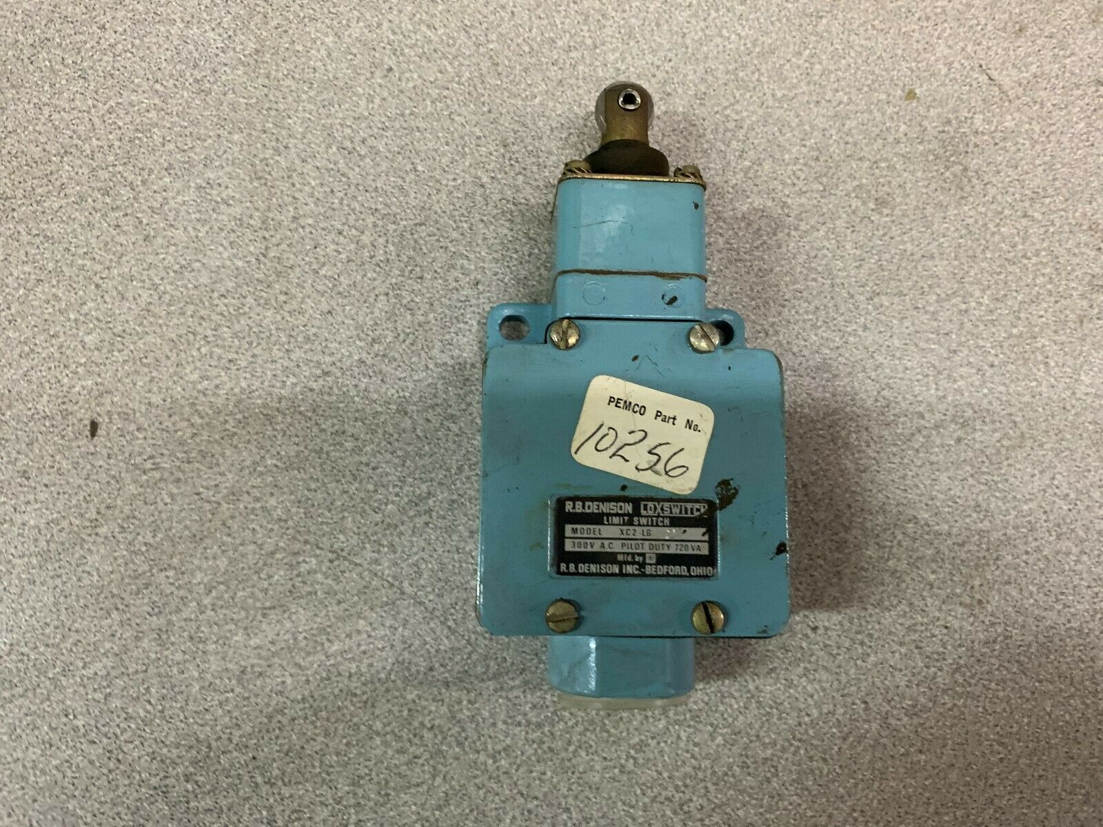 NEW NO BOX DENISON LIMIT SWITCH XC2-L6