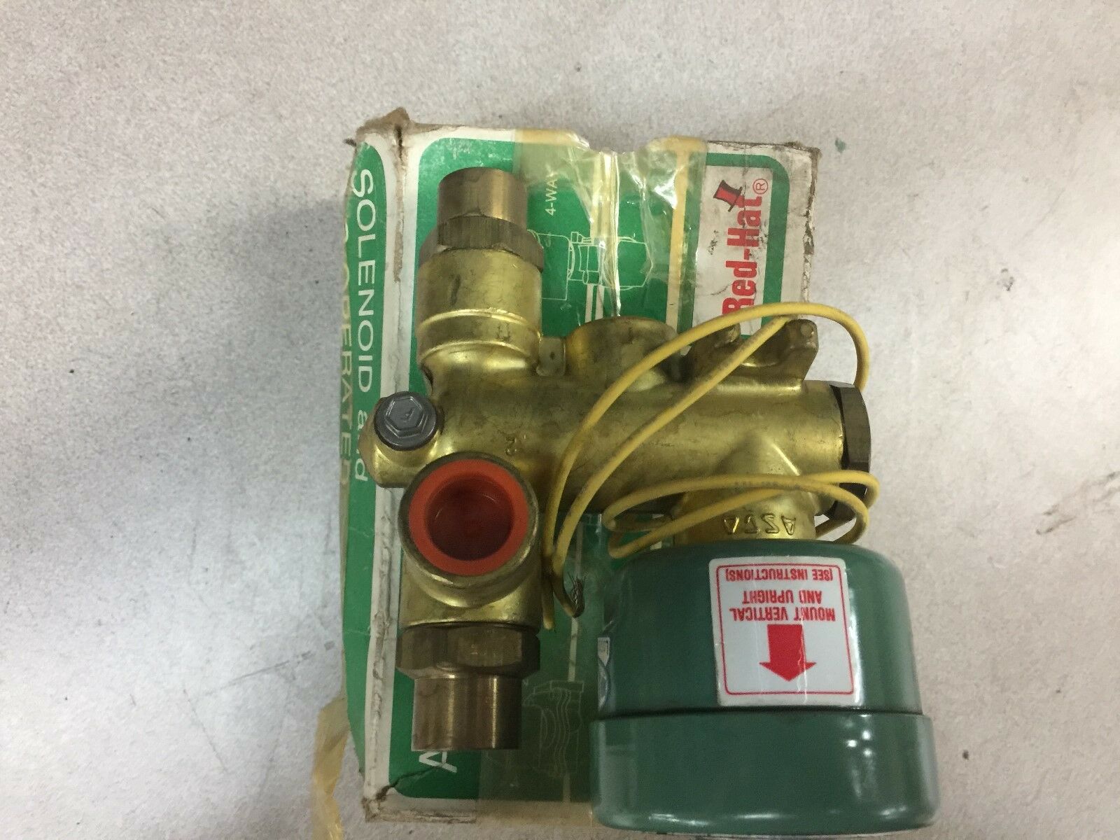 NEW IN BOX ASCO 1/2"NPT 24VDC 40PSI VALVE 8302D29RF