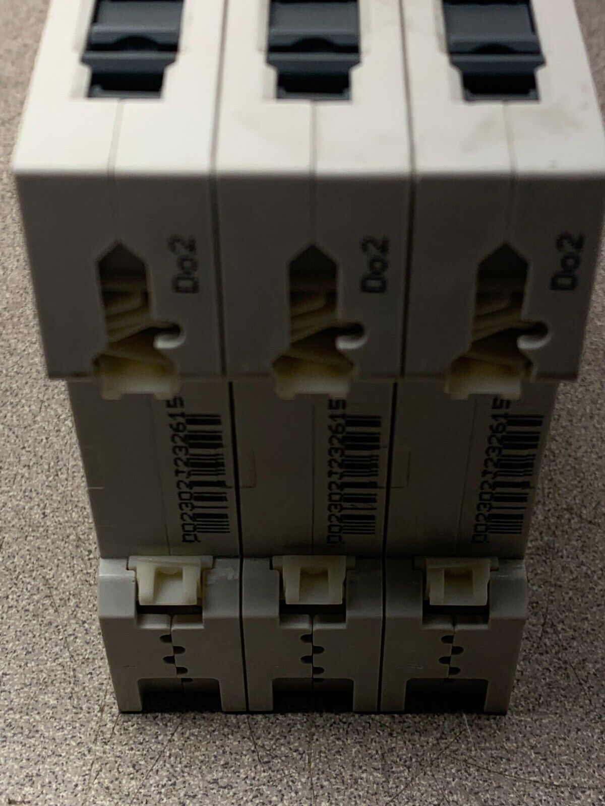 USED SIEMENS 3 POLE CIRCUIT BREAKER 5SY4302-8