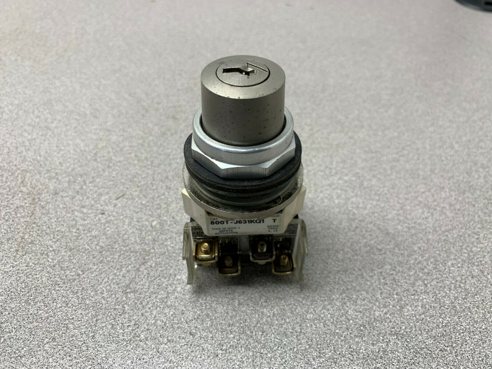 USED ALLEN-BRADLEY SELECTOR SWITCH 800T-J631KQ1 SERIES T