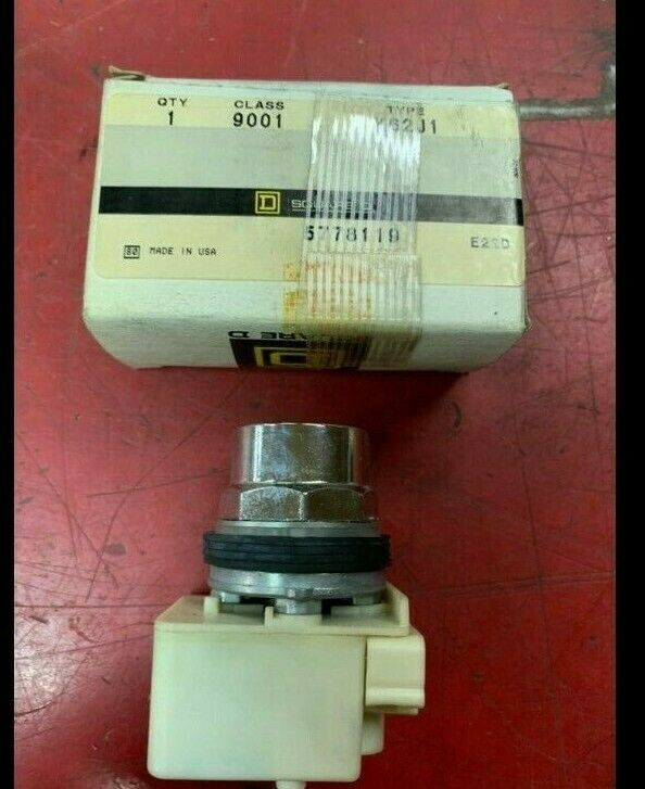 NEW IN BOX SQUARE D SELECTOR SWITCH 9001 J62J1