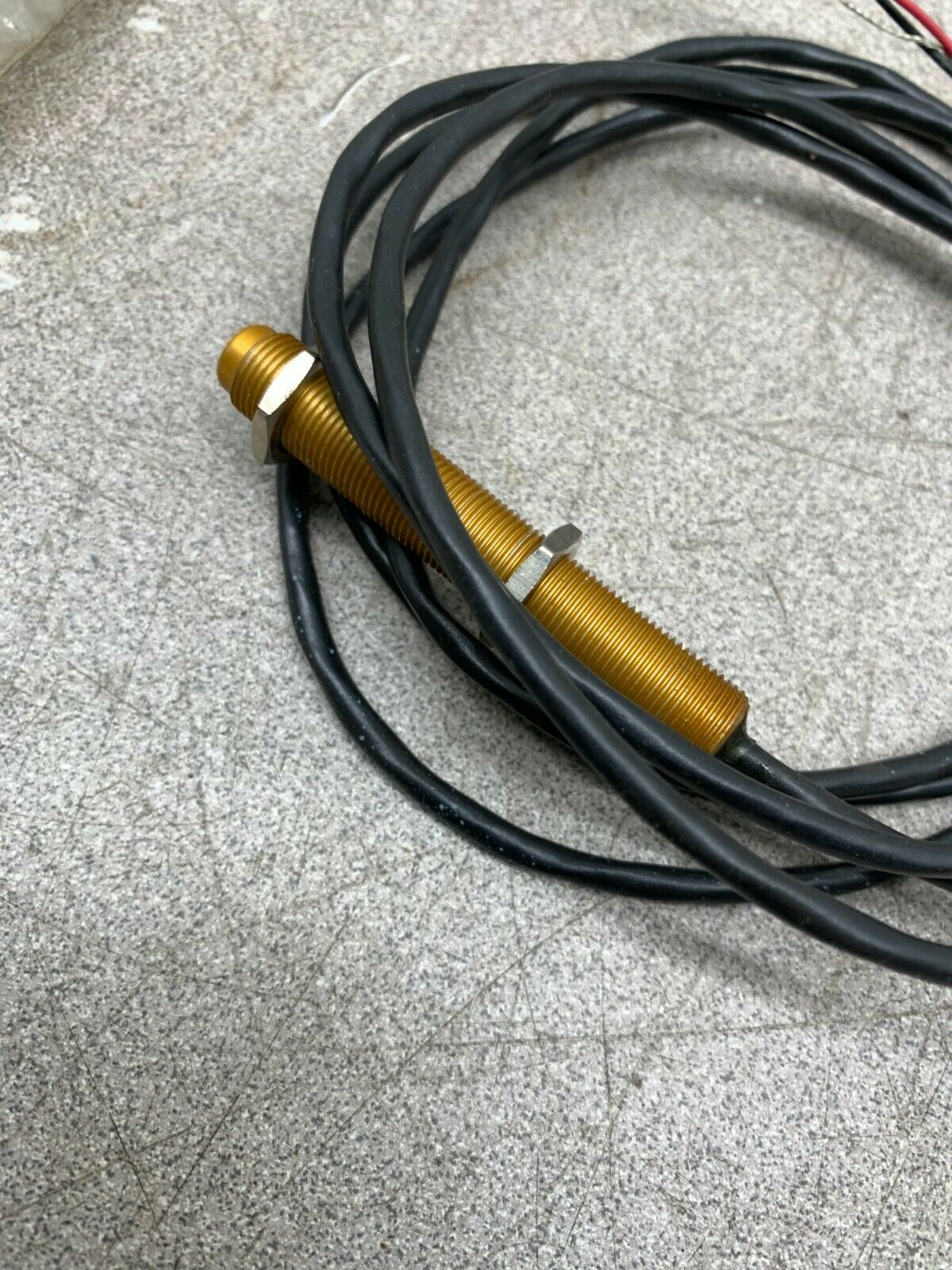 NEW NO BOX BANNER PHOTOELECTRIC SENSOR PT410