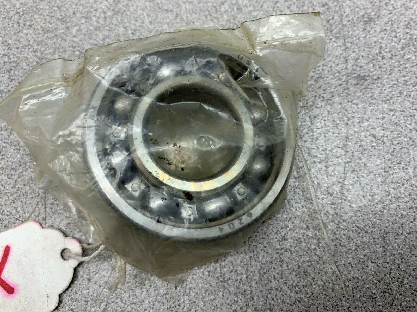 NEW NO BOX NSK BEARING 7204