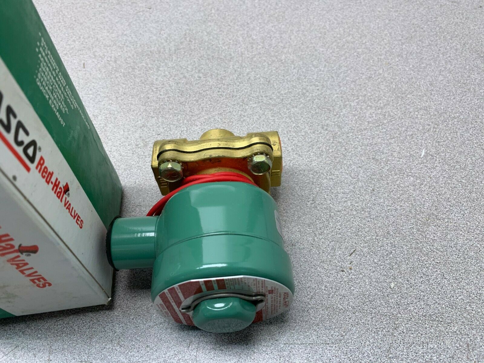 NEW IN BOX ASCO RED HAD 1/2" PIPE 110/120V. SOLENOID VALVE X8211C9403074