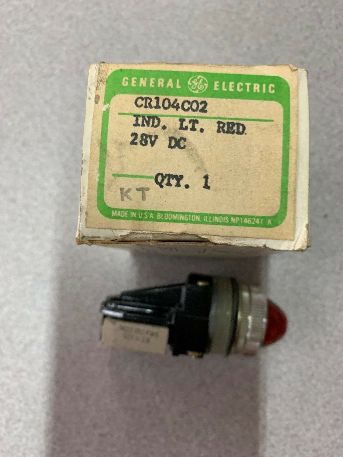 NEW IN BOX GE IND. LT. RED CR104C02