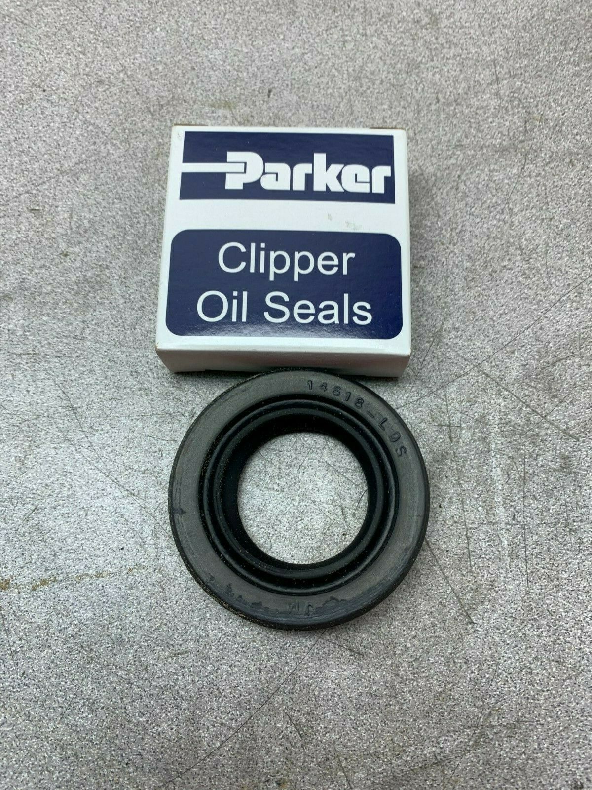 NEW IN BOX CLIPPERS OILSEAL 2QTR18