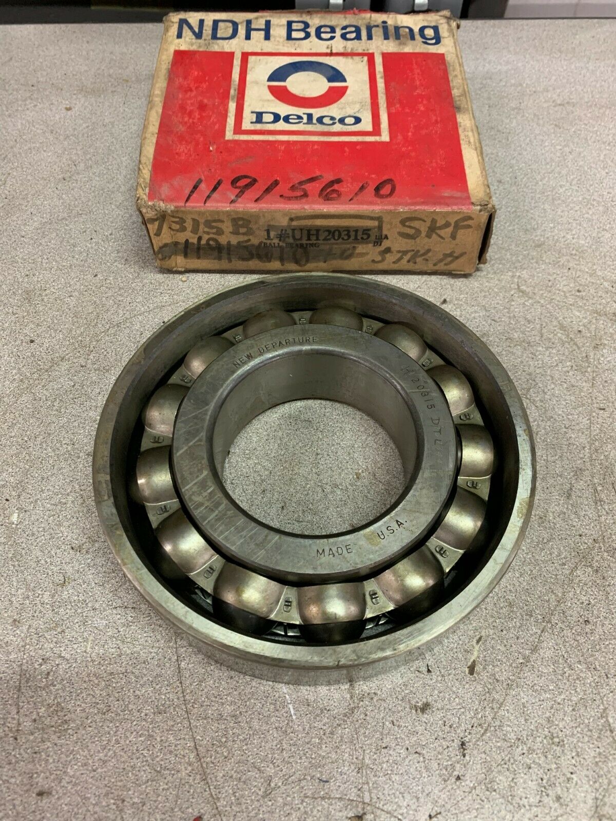 NEW IN BOX NDH DELCO ROLLER BALL BEARING UH20315