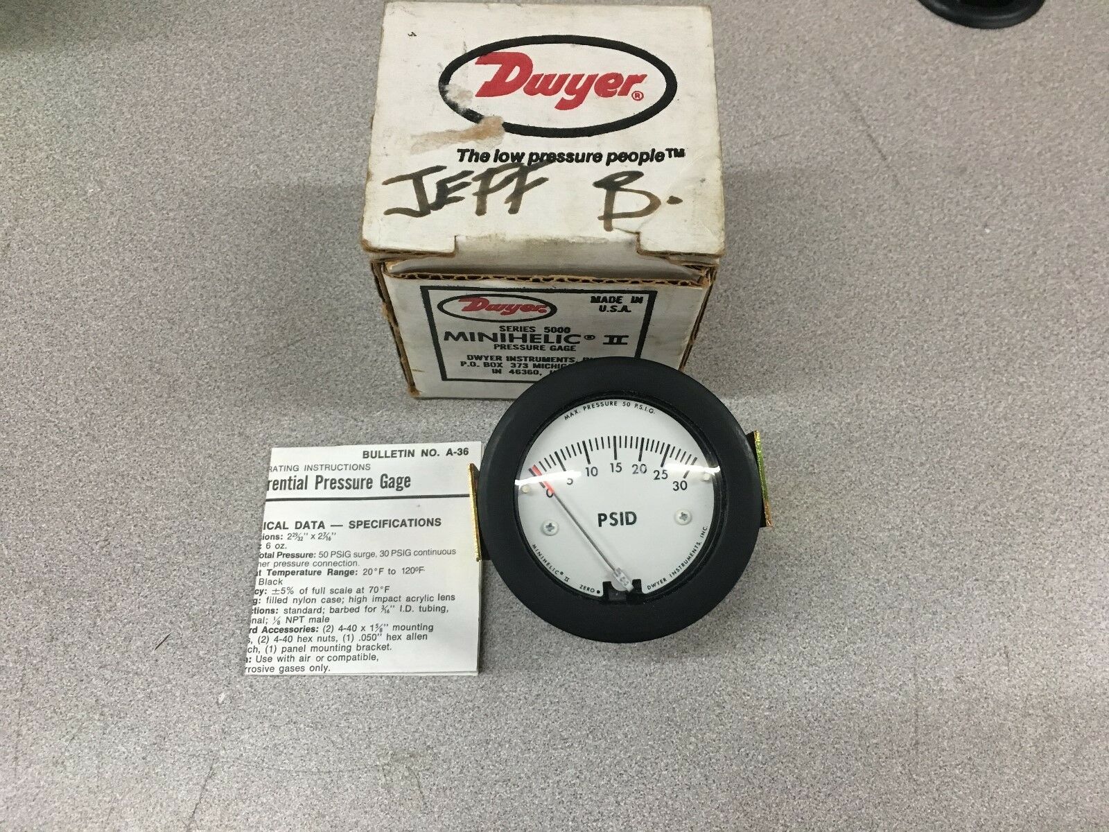 NEW IN BOX DWYER N03G SERIES 5000 MINIHELIC PRESSURE GAUGE 2-2530