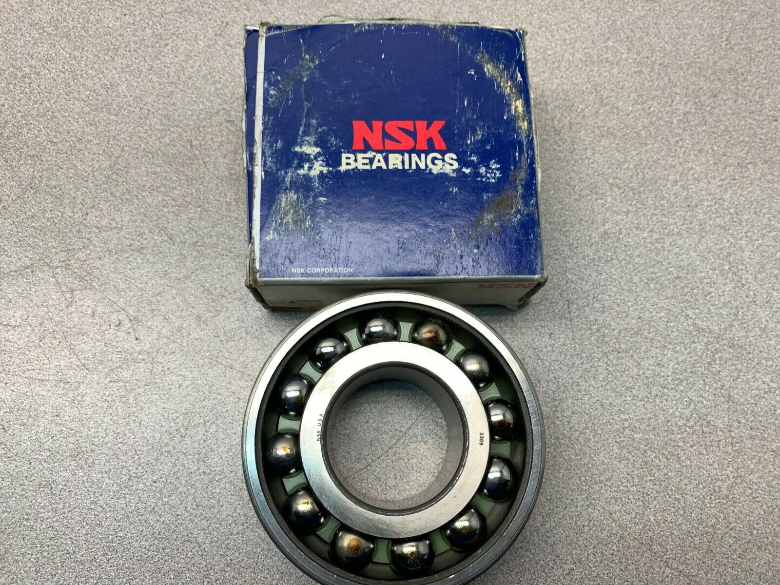 NEW IN BOX NSK BEARING 3309CA4