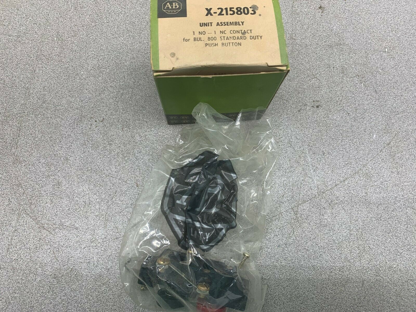 NEW IN BOX ALLEN BRADLEY CONTACT X-215803