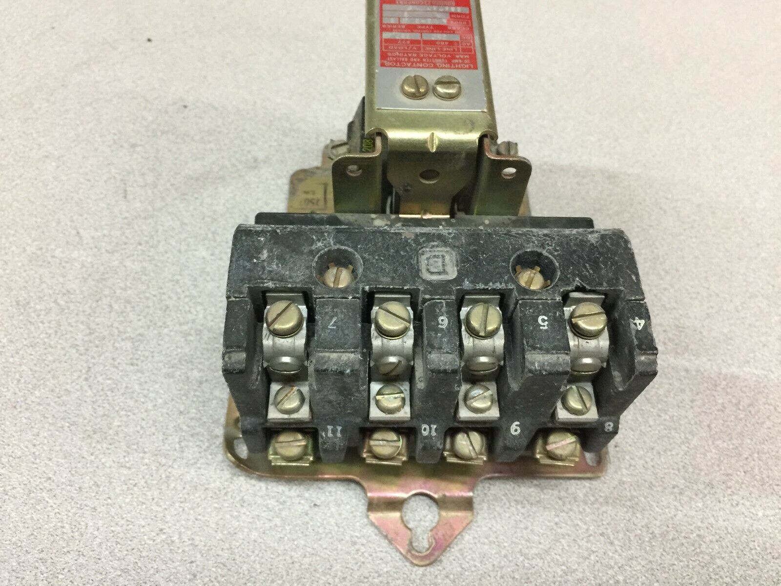 USED SQUARE D 208/220VAC COIL LIGHTING CONTACTOR 8903MG-3