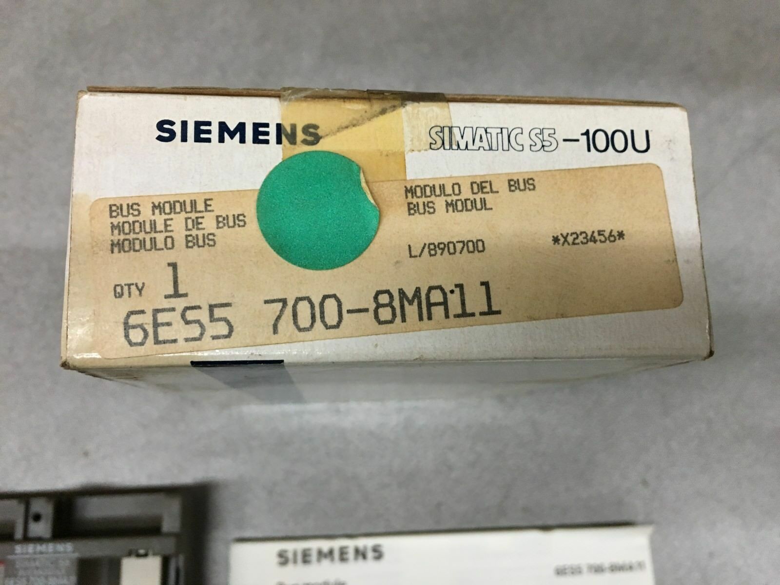 NEW IN BOX SIEMENS SIMATIC S5 BUS MODULE 6ES5 700-8MA11