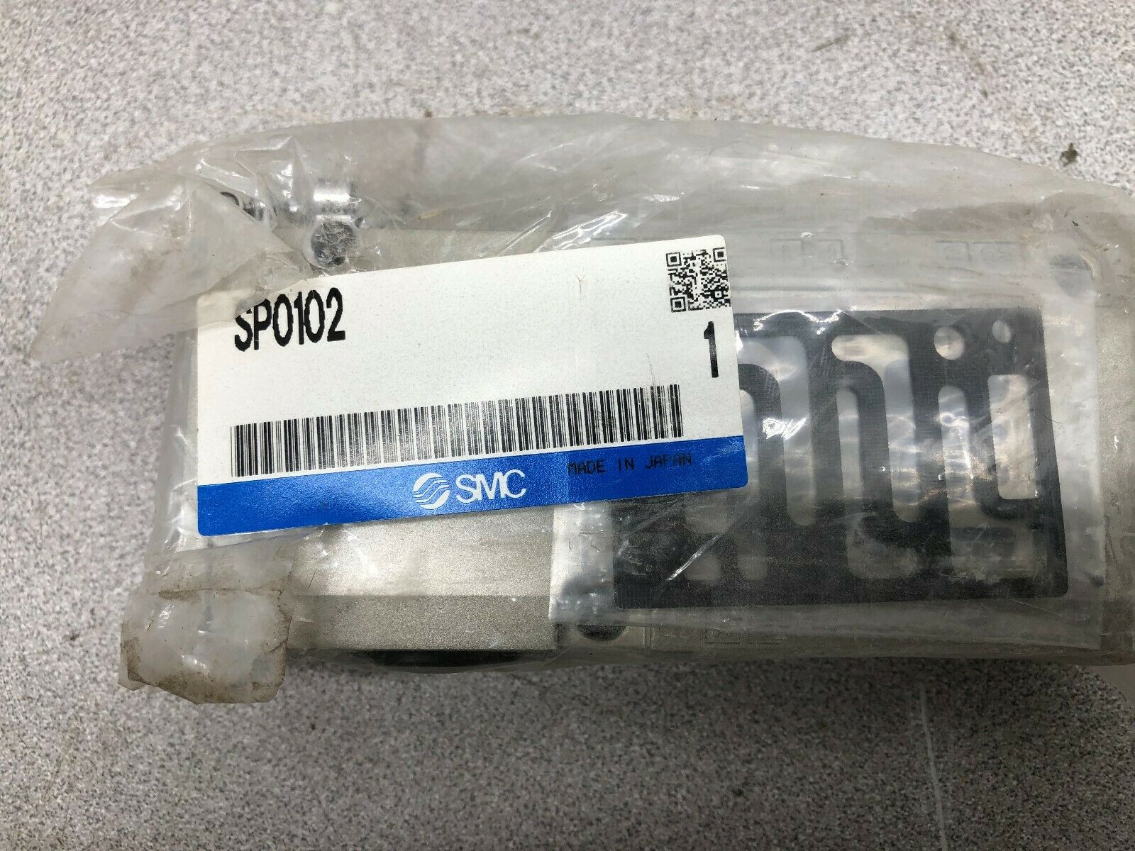 NEW IN PACKAGE SMC VALVE MANIFOLD BASE SP0102