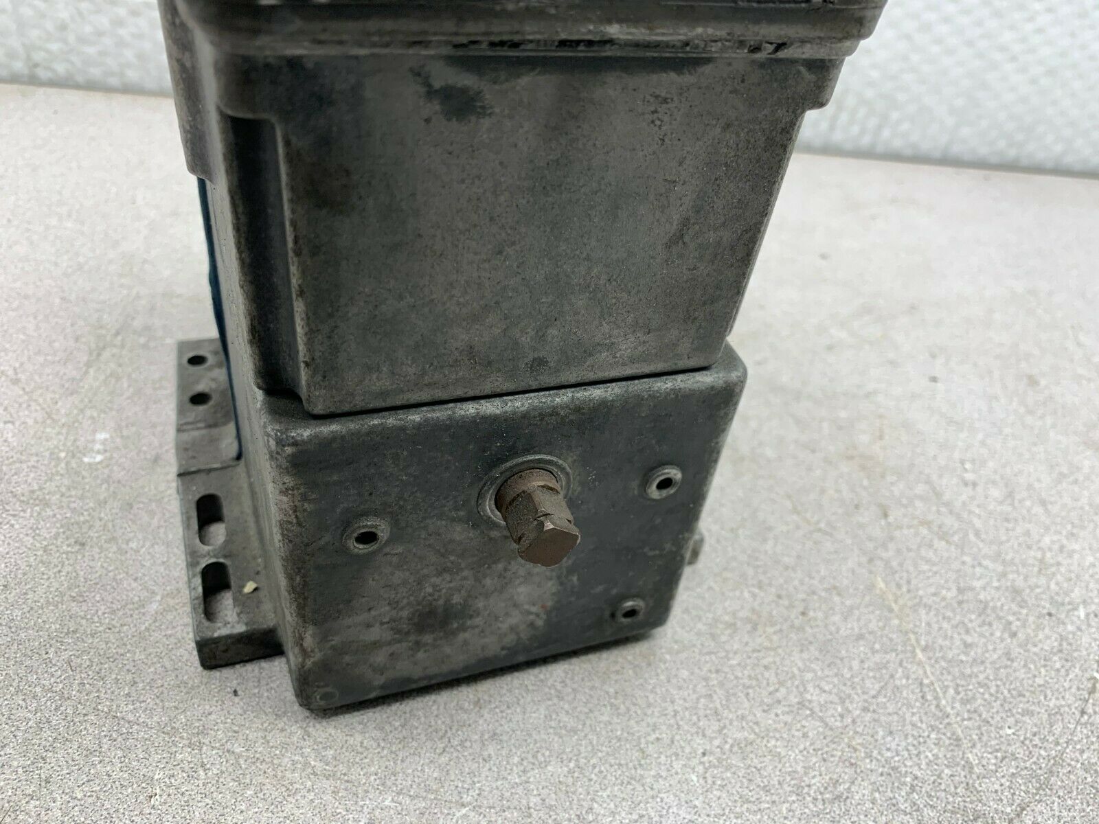 USED HONEYWELL MODUTROL MOTOR M6284A1022