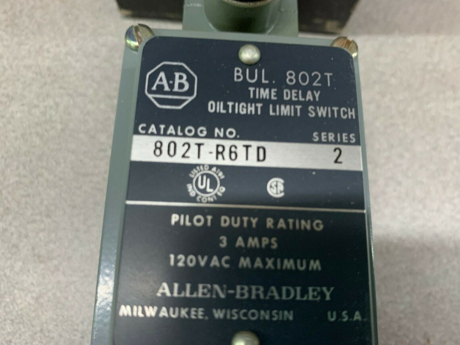 NEW IN BOX ALLEN BRADLEY LIMIT SWITCH 802T-R6TD SERIES 2