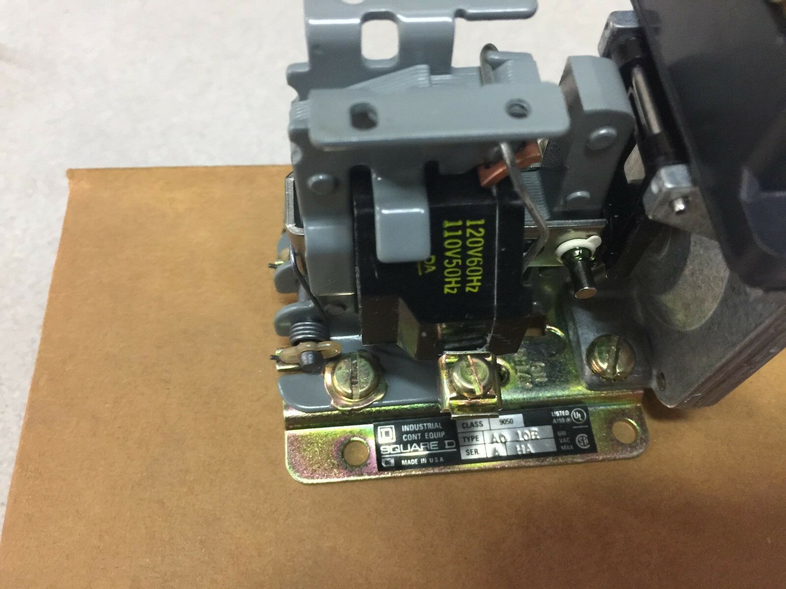NEW IN BOX SQUARE D 120VAC PNEUMATIC TIMING RELAY A010EV02