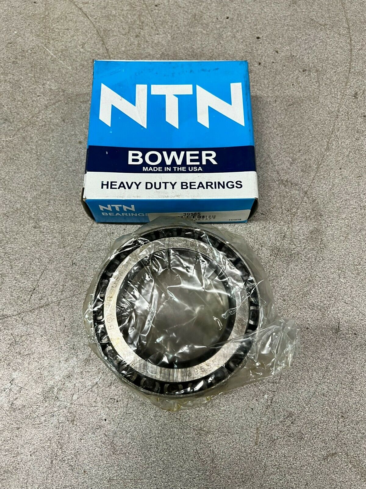 NEW IN BOX NTN ROLLER BEARING 39585