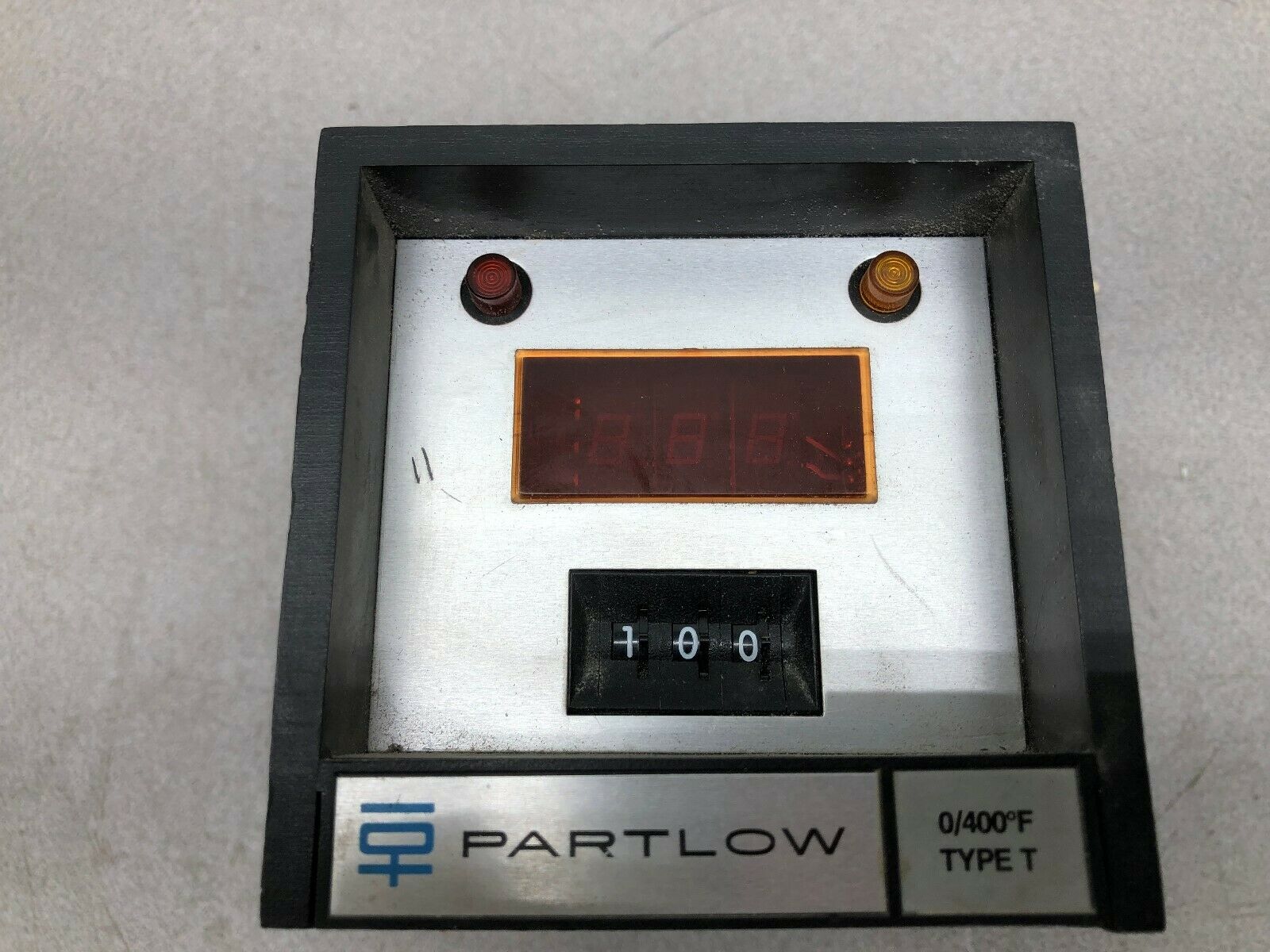 USED PARTLOW TYPE T 0-400DEG TEMPERATURE CONTROLER 79FA-1500-304-20-00