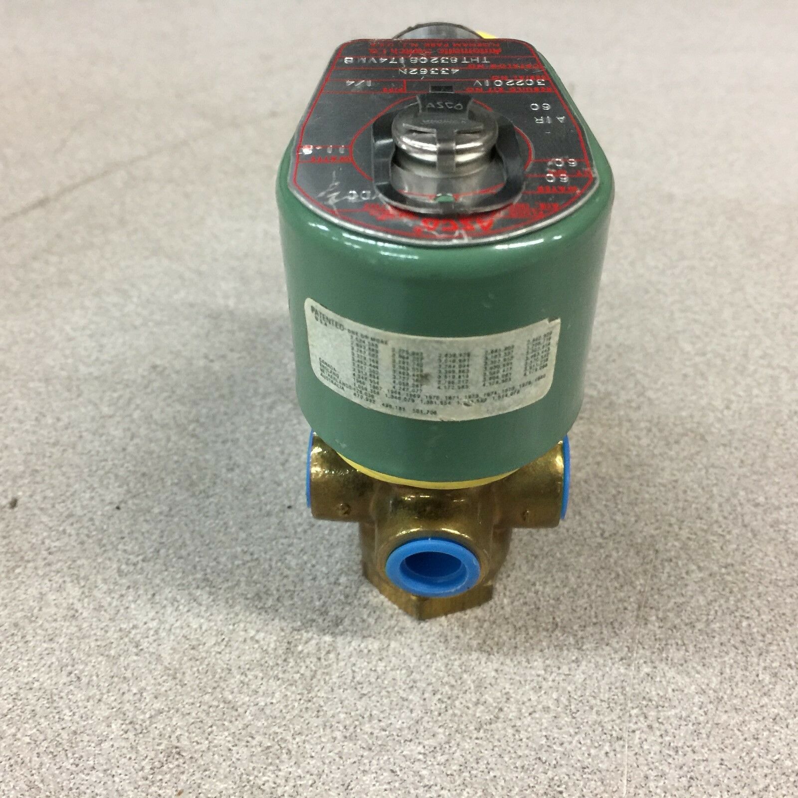 NEW NO BOX ASCO 1/4NPT 60PSI 24VDC SOLENOID VALVE THT8320B174VMB